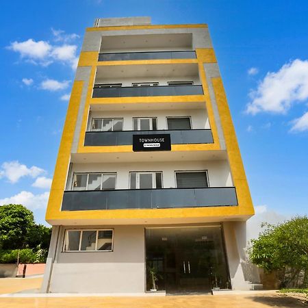 Super Townhouse Sector 69 Gurgaon Ξενοδοχείο Εξωτερικό φωτογραφία