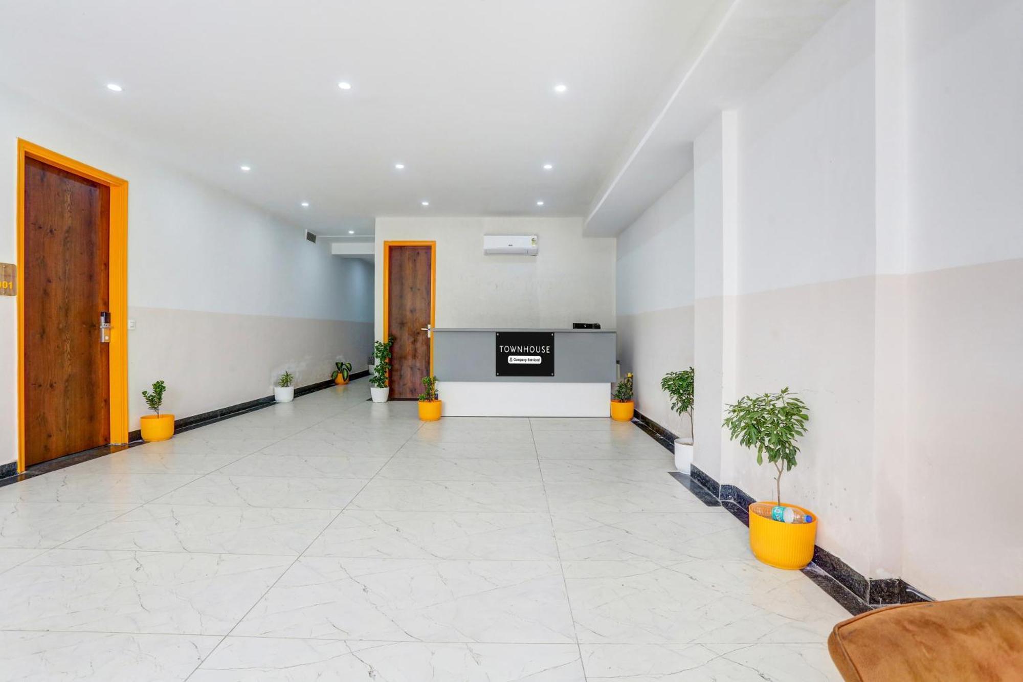 Super Townhouse Sector 69 Gurgaon Ξενοδοχείο Εξωτερικό φωτογραφία