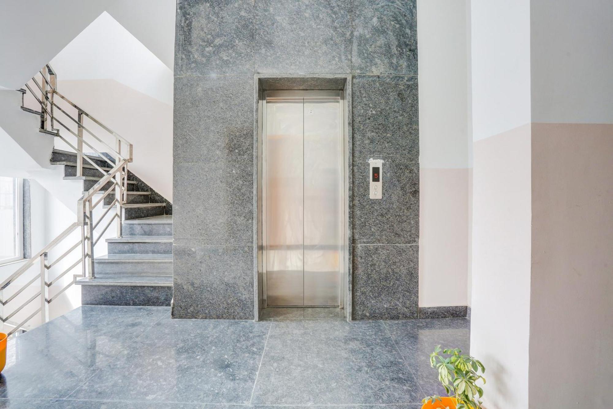Super Townhouse Sector 69 Gurgaon Ξενοδοχείο Εξωτερικό φωτογραφία